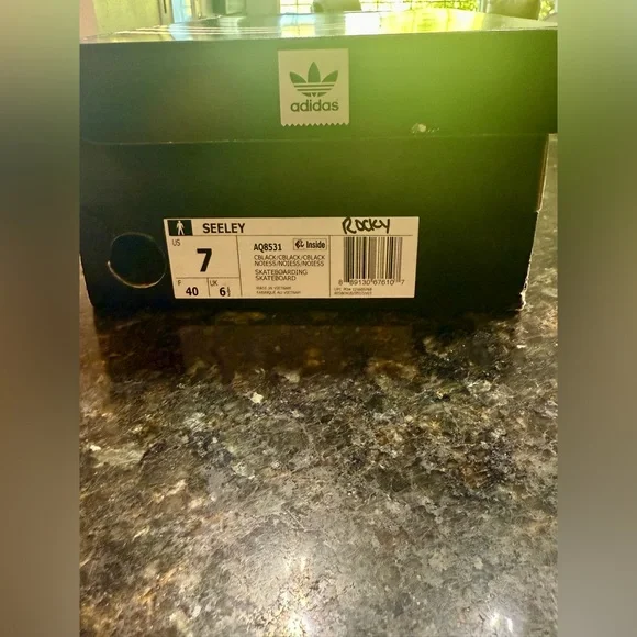 NIB ADIDAS SEELY SKATEBOARDING Black Men's size 7 SHOES - Picture 2 of 9